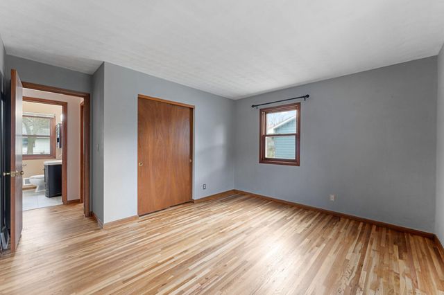 811 Pandora Drive NE, Fridley, MN 55432