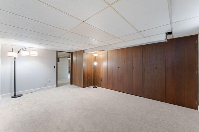 811 Pandora Drive NE, Fridley, MN 55432