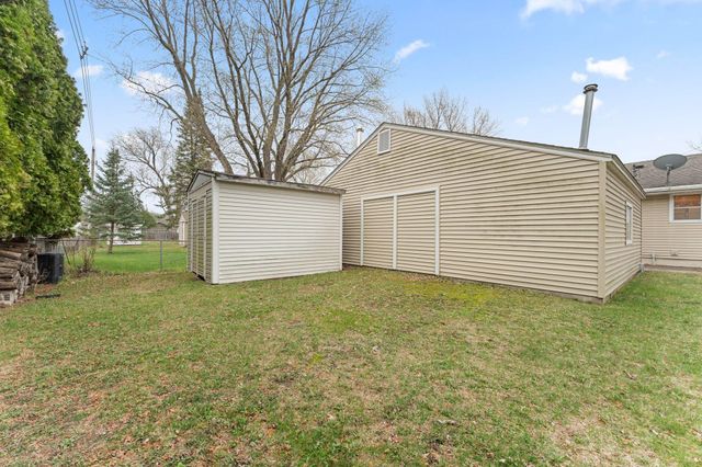 811 Pandora Drive NE, Fridley, MN 55432