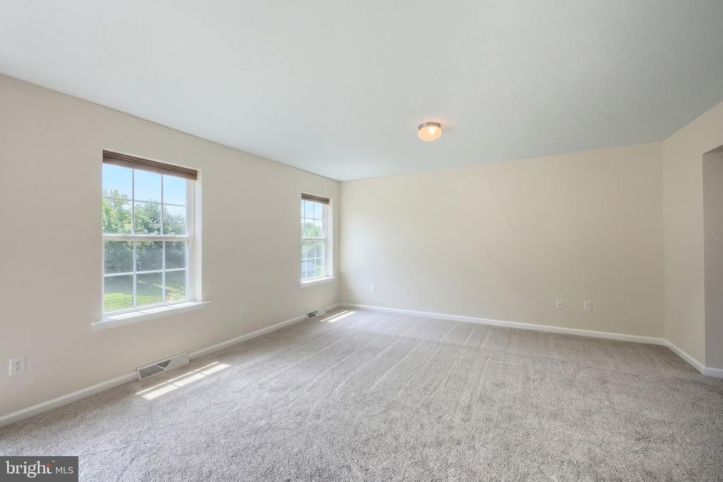 Image 17 of property listing at 98 CLOVER RUN, Abbottstown, PA 17301