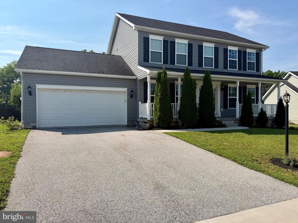 Image 2 of property listing at 98 CLOVER RUN, Abbottstown, PA 17301