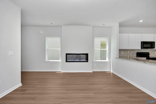 7212 Fox Glen Circle SE, Owens Cross Roads, AL 35763