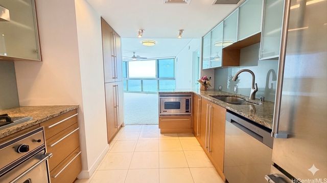 1177 Queen Street 3204, Honolulu, HI 96814