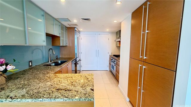 1177 Queen Street 3204, Honolulu, HI 96814