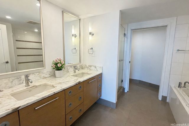 1177 Queen Street 3204, Honolulu, HI 96814