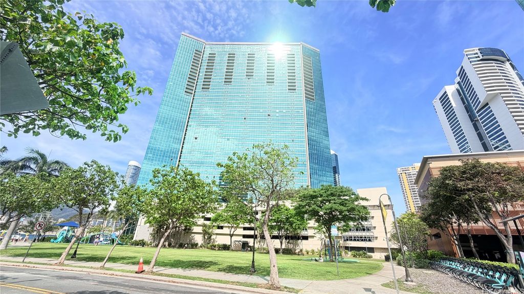 1177 Queen Street 3204, Honolulu, HI 96814