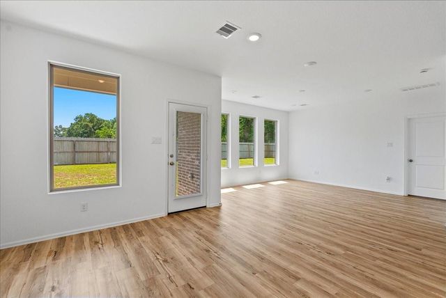 15542 Blue Lake Drive, Mont Belvieu, TX 77523