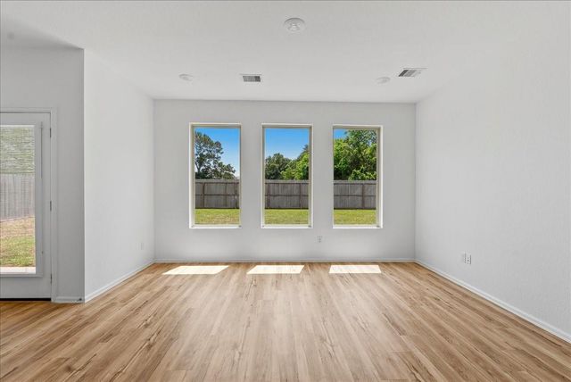 15542 Blue Lake Drive, Mont Belvieu, TX 77523