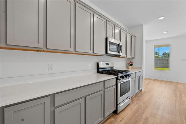 15542 Blue Lake Drive, Mont Belvieu, TX 77523