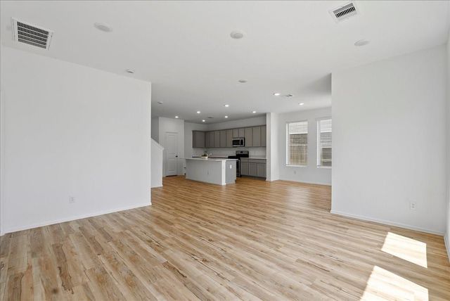 15542 Blue Lake Drive, Mont Belvieu, TX 77523