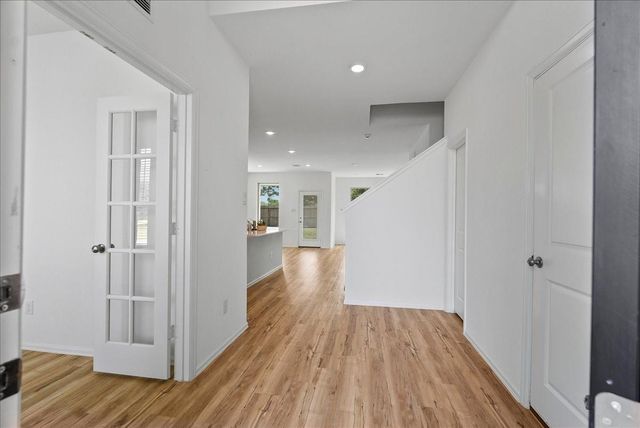 15542 Blue Lake Drive, Mont Belvieu, TX 77523