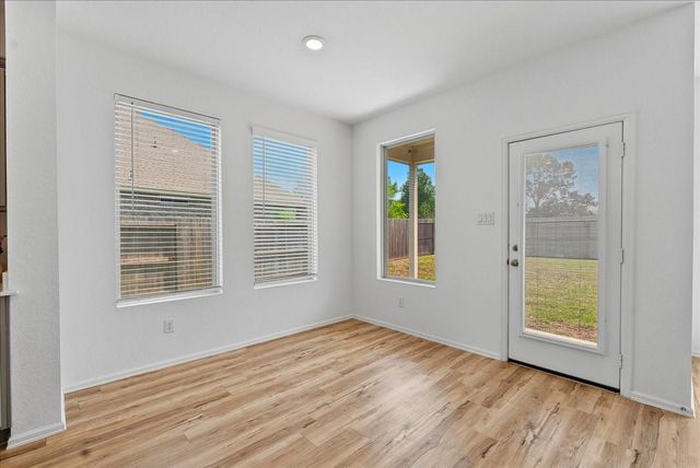 15542 Blue Lake Drive, Mont Belvieu, TX 77523