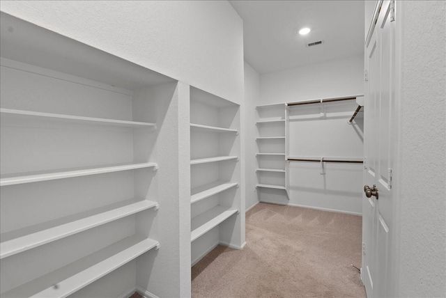 15542 Blue Lake Drive, Mont Belvieu, TX 77523