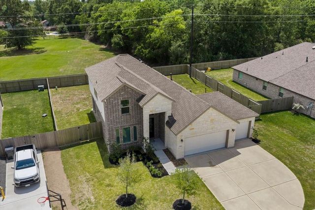 15542 Blue Lake Drive, Mont Belvieu, TX 77523
