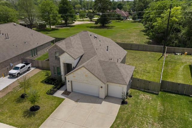 15542 Blue Lake Drive, Mont Belvieu, TX 77523