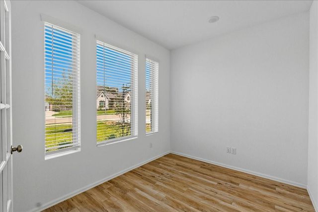 15542 Blue Lake Drive, Mont Belvieu, TX 77523