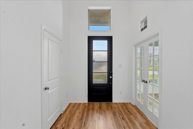 15542 Blue Lake Drive, Mont Belvieu, TX 77523