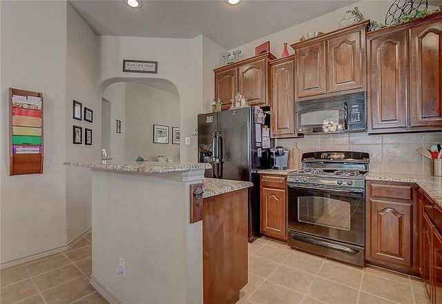 5009 Holliday Drive, Fort Worth, TX 76244