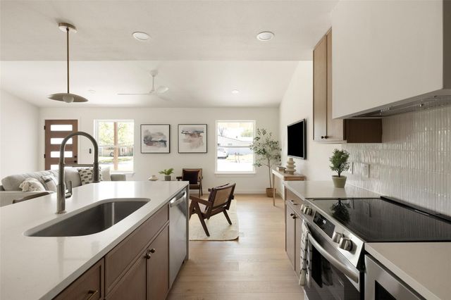 2200 Bristol DR, Austin, TX 78723