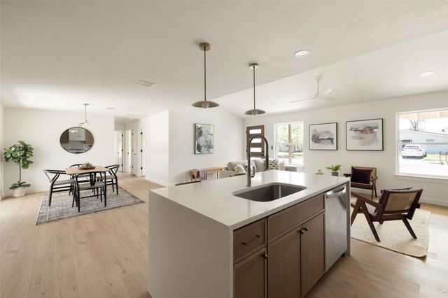 2200 Bristol DR, Austin, TX 78723