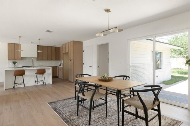 2200 Bristol DR, Austin, TX 78723