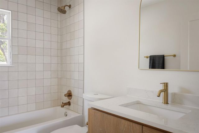 2200 Bristol DR, Austin, TX 78723