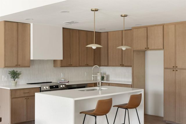 2200 Bristol DR, Austin, TX 78723