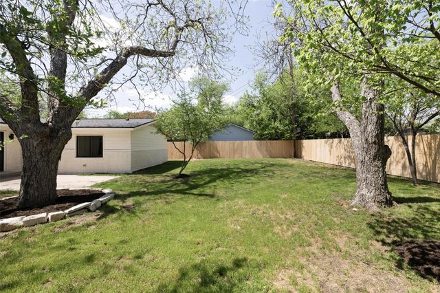 2200 Bristol DR, Austin, TX 78723