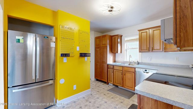 433 Dorrance Place, Lansing, MI 48912