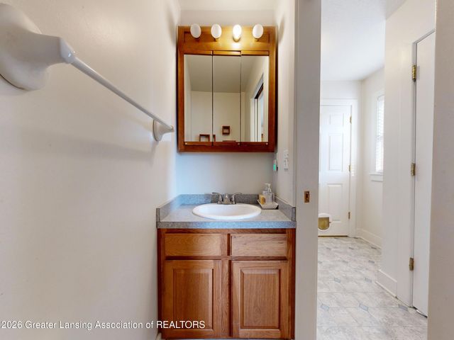 433 Dorrance Place, Lansing, MI 48912