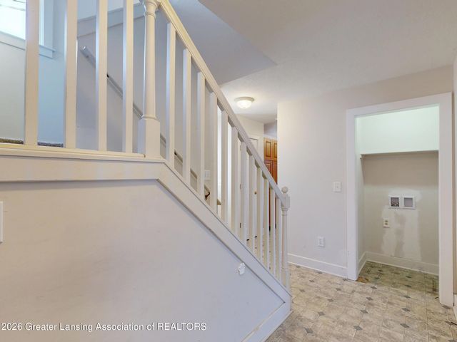 433 Dorrance Place, Lansing, MI 48912