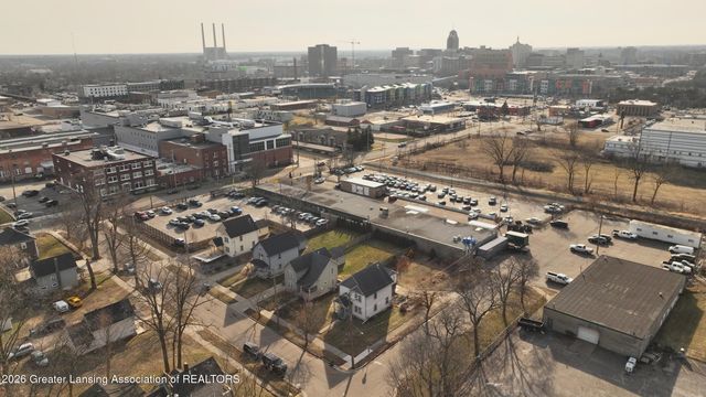 433 Dorrance Place, Lansing, MI 48912