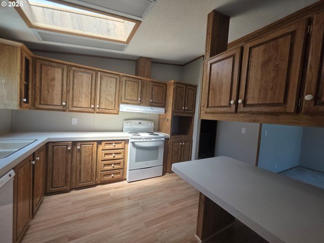 1901 Se MINTER BRIDGE Rd 38, Hillsboro, OR 97123