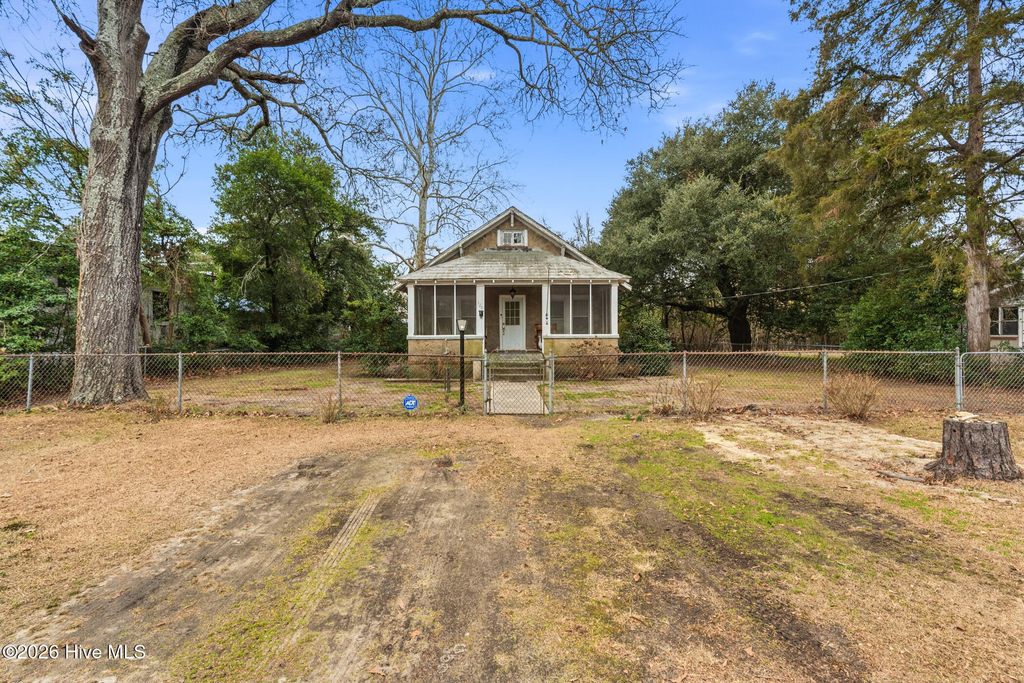 120 W Philadelphia Avenue, Pinebluff, NC 28373