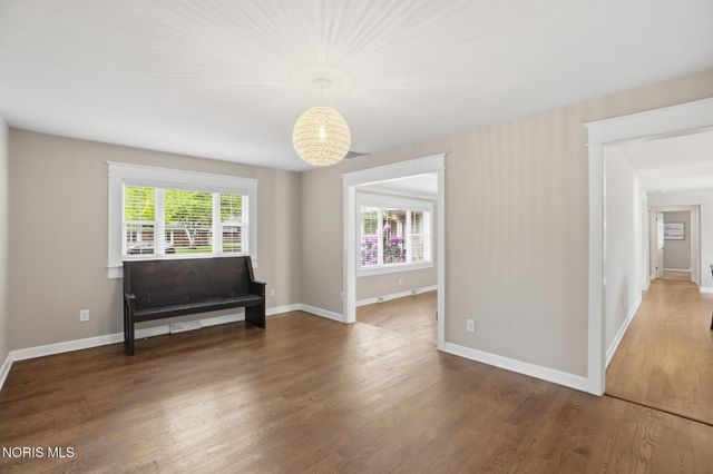 923 Lyn Road, Bowling Green, OH 43402