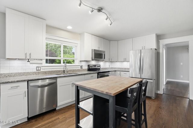 923 Lyn Road, Bowling Green, OH 43402