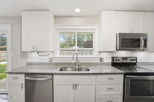 923 Lyn Road, Bowling Green, OH 43402