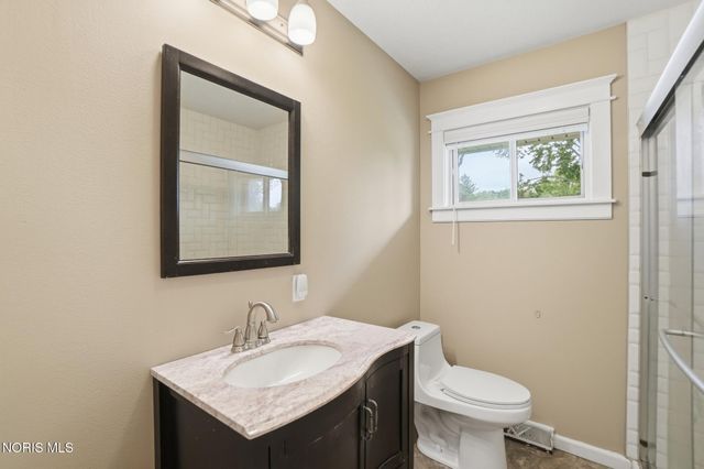 923 Lyn Road, Bowling Green, OH 43402