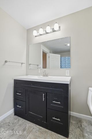 923 Lyn Road, Bowling Green, OH 43402