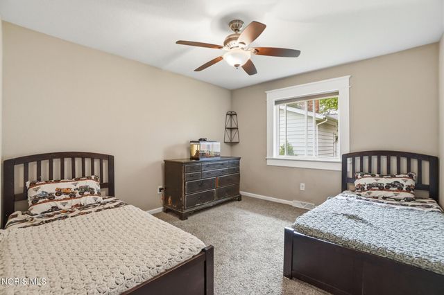 923 Lyn Road, Bowling Green, OH 43402