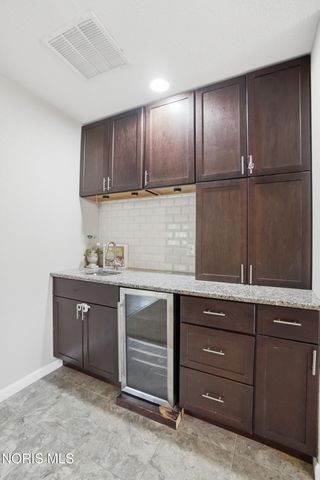 923 Lyn Road, Bowling Green, OH 43402