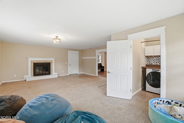923 Lyn Road, Bowling Green, OH 43402