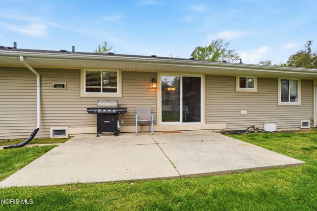 923 Lyn Road, Bowling Green, OH 43402