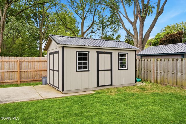 923 Lyn Road, Bowling Green, OH 43402