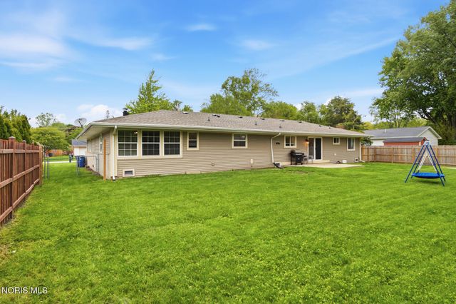 923 Lyn Road, Bowling Green, OH 43402