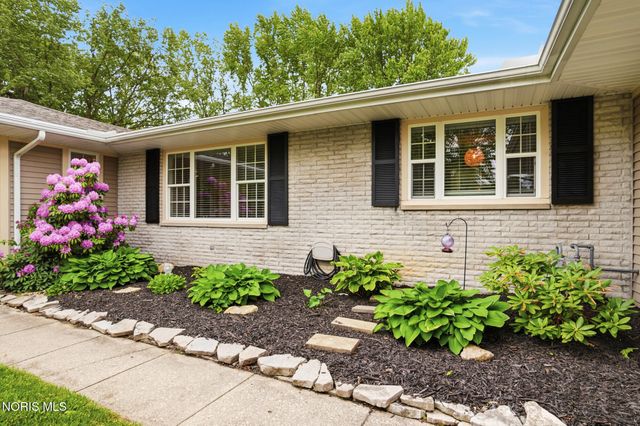 923 Lyn Road, Bowling Green, OH 43402