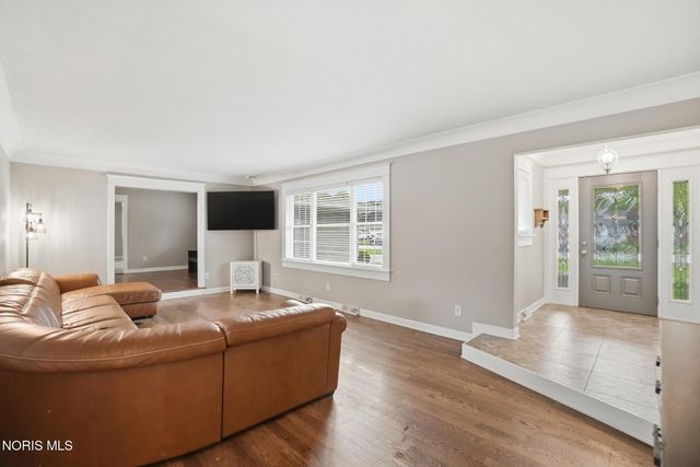 923 Lyn Road, Bowling Green, OH 43402