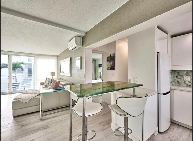 1043 Hillsboro Hillsboro Mile 21c, Hillsboro Beach, FL 33062