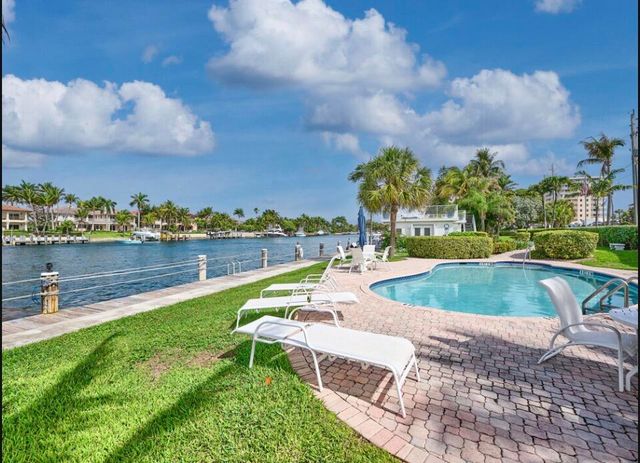 1043 Hillsboro Hillsboro Mile 21c, Hillsboro Beach, FL 33062