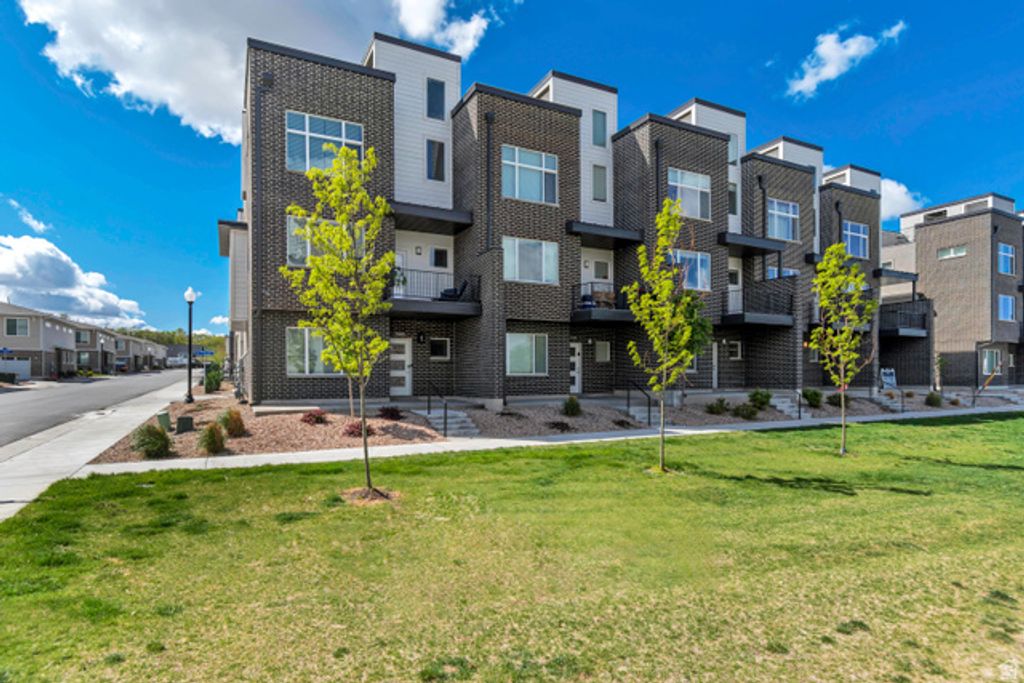 5502 W VICTORY LAP CT, West Valley City, UT 84120